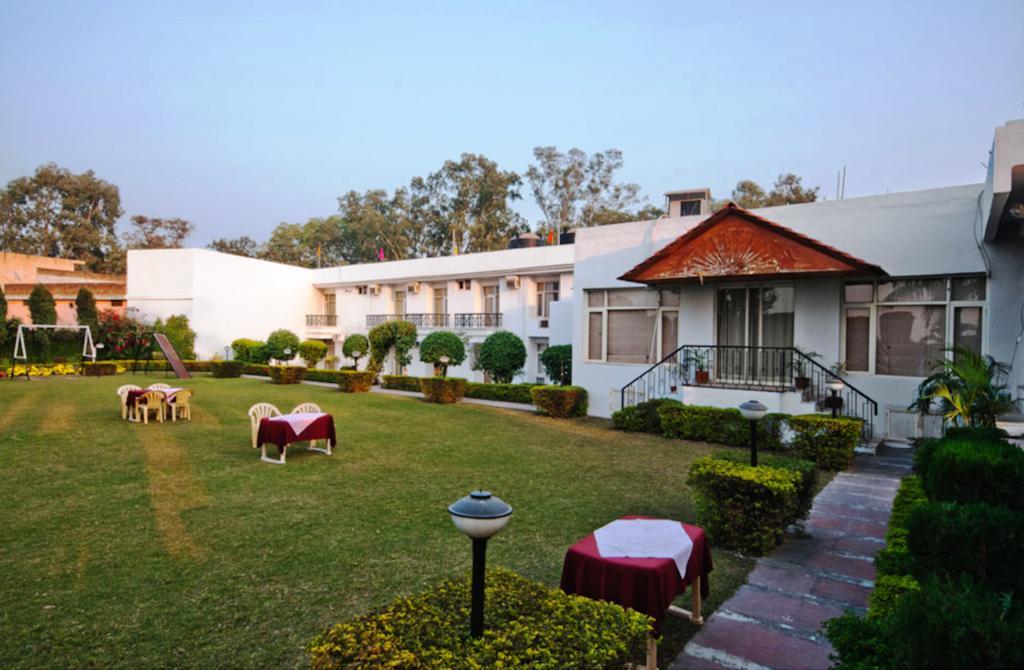 Black Mango Resort Kala Amb Exterior foto
